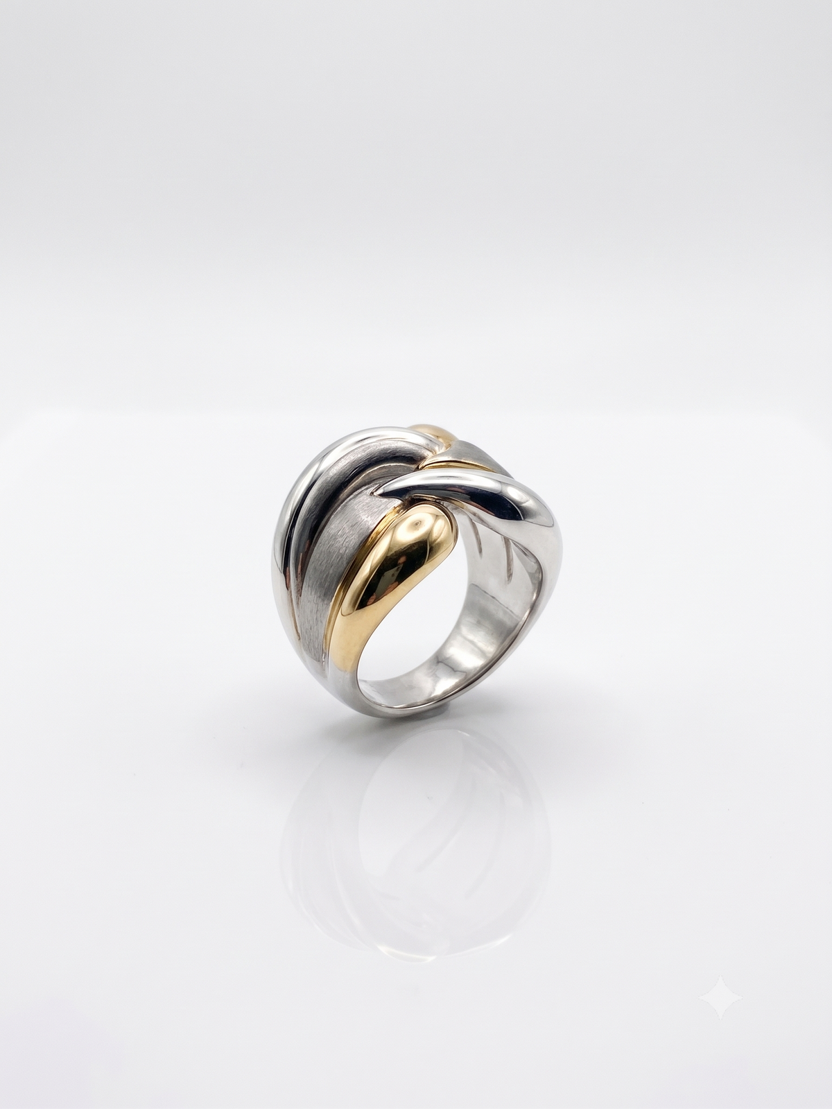The Calla Intertwined Mixed-Metal Ring