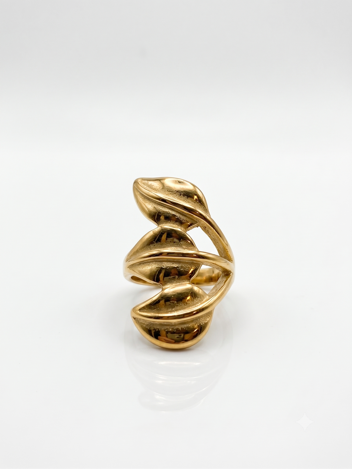 The Elowen Sculptural Leaf Ring