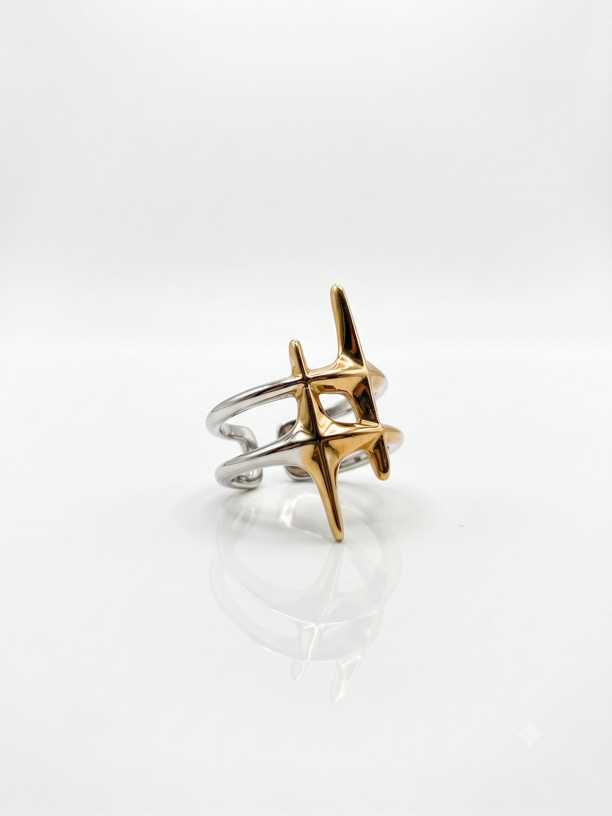 The Astra Two-Tone Starburst Ring